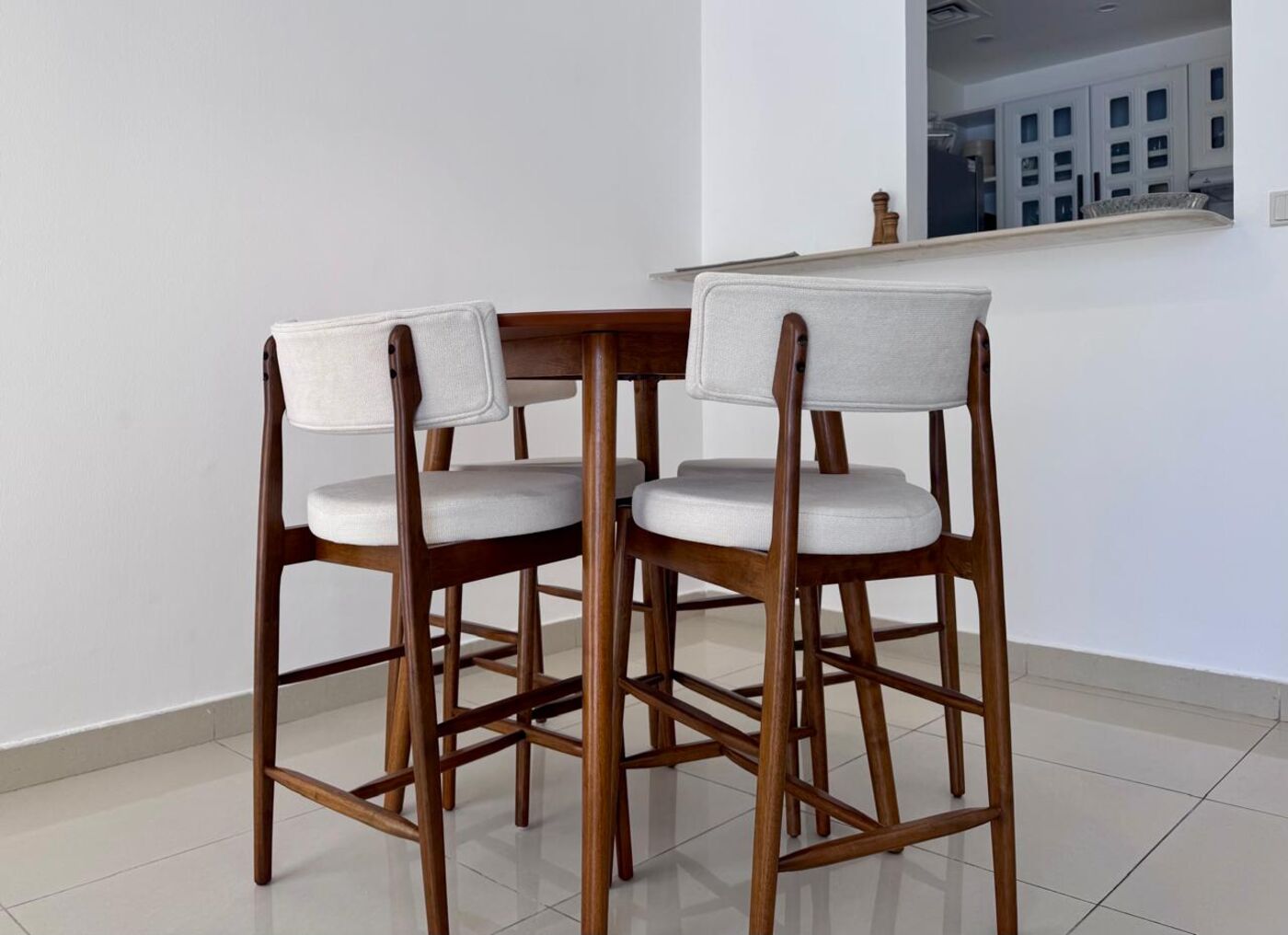 Breakfast bar